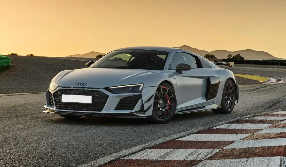 Audi - R8 5.2 V10 - Best Car Rentals - Best Preowned Car - Exclusive Concierge Club.webp